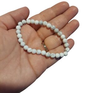 Howlite Beaded bracelet 6.5mm